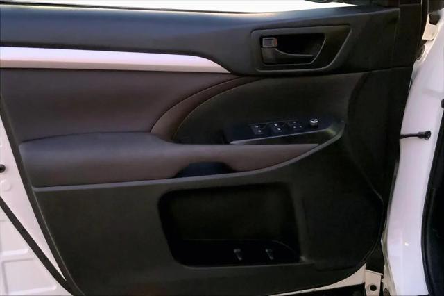 2017 Toyota Highlander LE