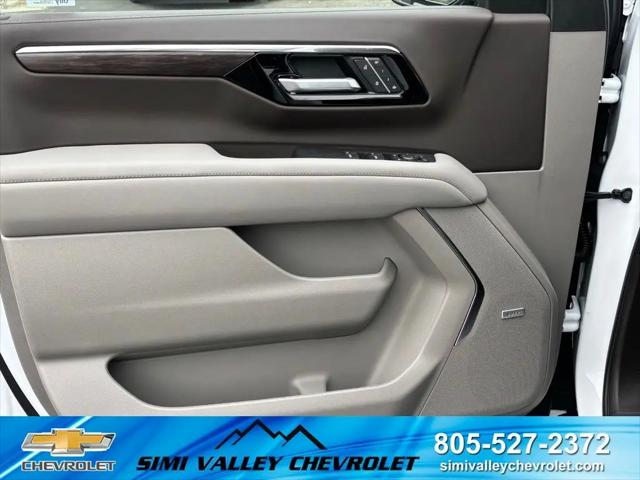 2026 Chevrolet Suburban LT, 4WD
