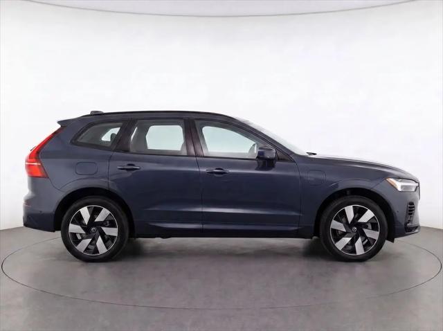 2024 Volvo XC60 Recharge T8 Plus Dark Theme