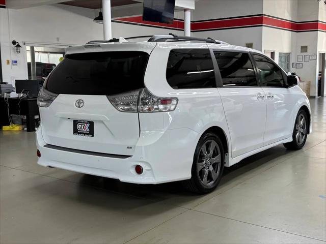 2019 Toyota Sienna SE 8 Passenger