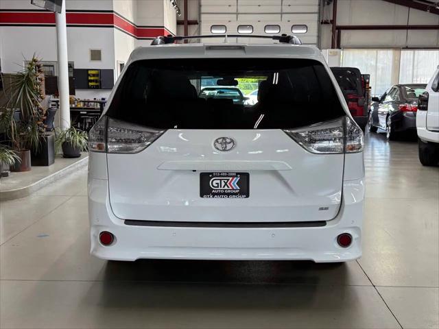 2019 Toyota Sienna SE 8 Passenger