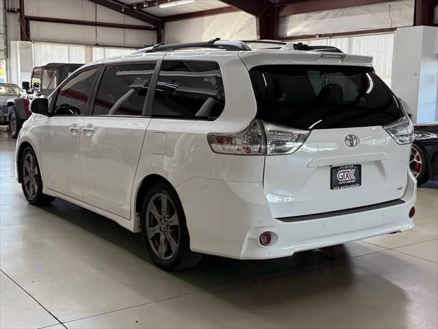 2019 Toyota Sienna SE 8 Passenger