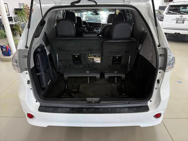 2019 Toyota Sienna SE 8 Passenger