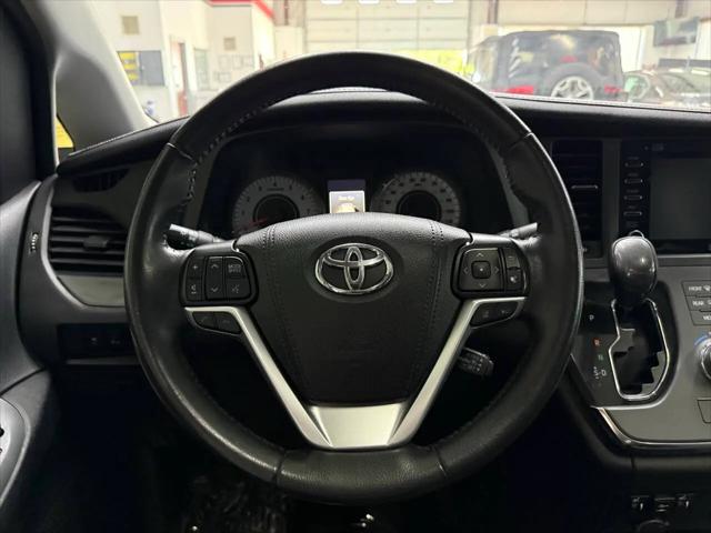 2019 Toyota Sienna SE 8 Passenger