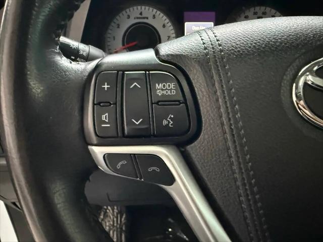 2019 Toyota Sienna SE 8 Passenger