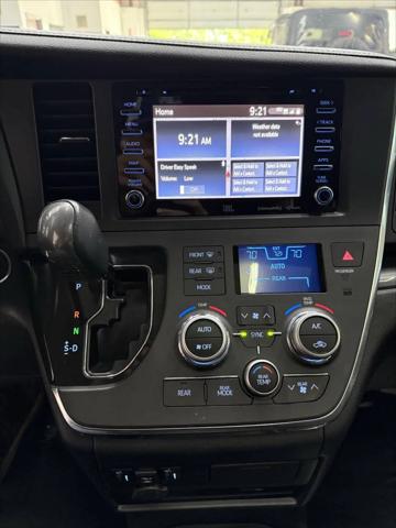 2019 Toyota Sienna SE 8 Passenger
