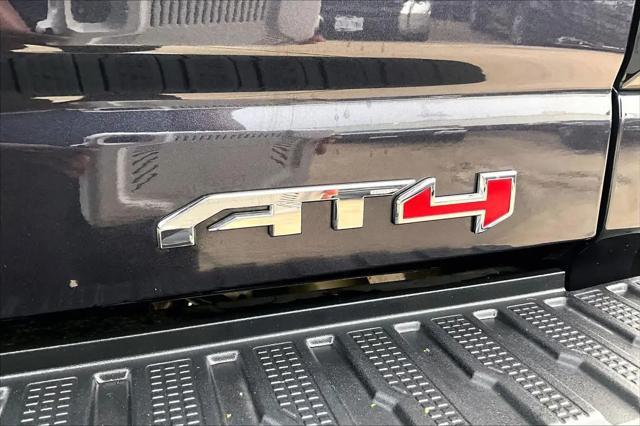 2025 GMC Sierra 2500HD 4WD Crew Cab Standard Bed AT4
