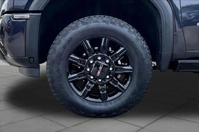 2025 GMC Sierra 2500HD 4WD Crew Cab Standard Bed AT4