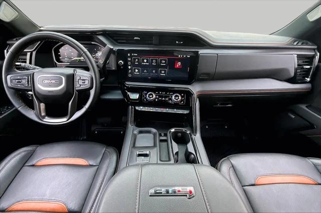2025 GMC Sierra 2500HD 4WD Crew Cab Standard Bed AT4