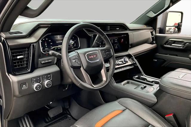 2025 GMC Sierra 2500HD 4WD Crew Cab Standard Bed AT4