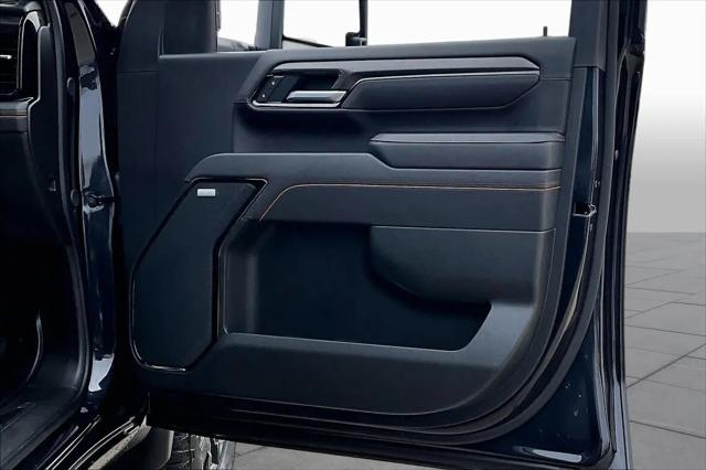 2025 GMC Sierra 2500HD 4WD Crew Cab Standard Bed AT4