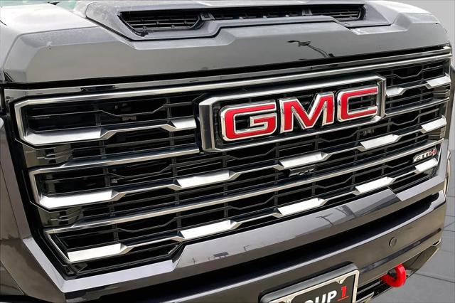 2025 GMC Sierra 2500HD 4WD Crew Cab Standard Bed AT4