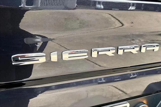 2025 GMC Sierra 2500HD 4WD Crew Cab Standard Bed AT4