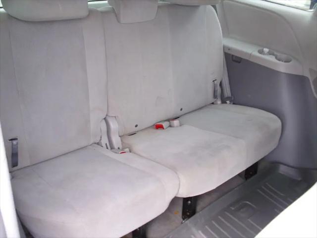 2013 Toyota Sienna L V6 7 Passenger