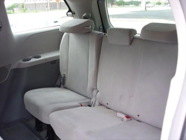 2013 Toyota Sienna L V6 7 Passenger