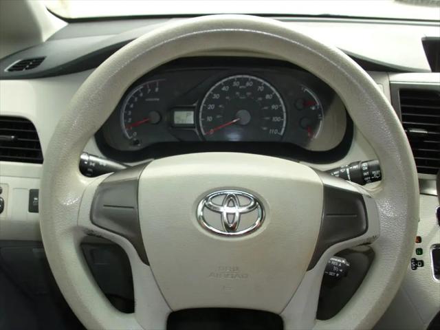 2013 Toyota Sienna L V6 7 Passenger