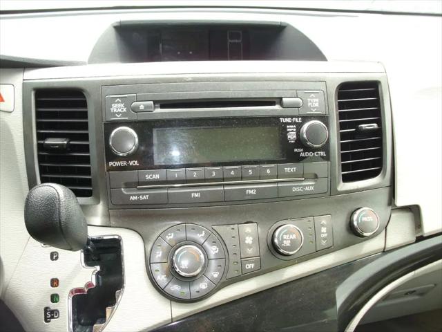 2013 Toyota Sienna L V6 7 Passenger