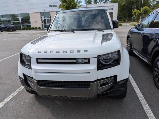 2024 Land Rover Defender 110 P400 X-Dynamic SE