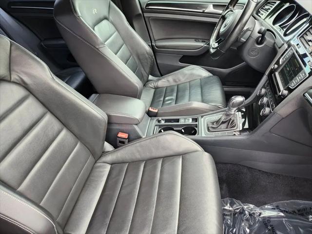 2016 Volkswagen Golf R 4-Door