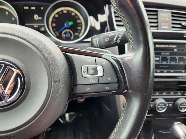 2016 Volkswagen Golf R 4-Door