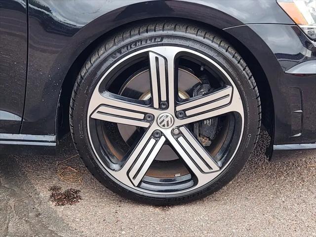 2016 Volkswagen Golf R 4-Door