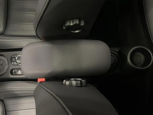 2024 MINI SE Hardtop Cooper