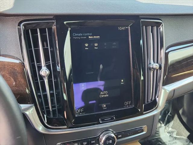 2017 Volvo S90 T5 Momentum
