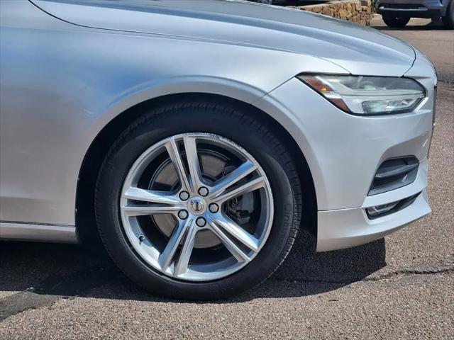 2017 Volvo S90 T5 Momentum