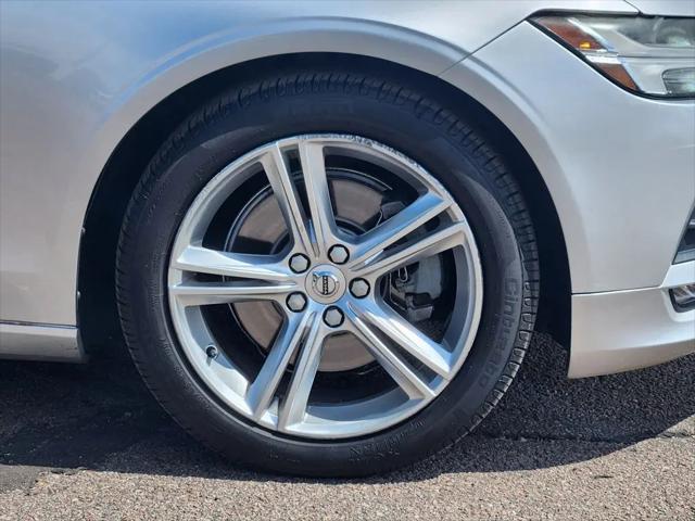 2017 Volvo S90 T5 Momentum