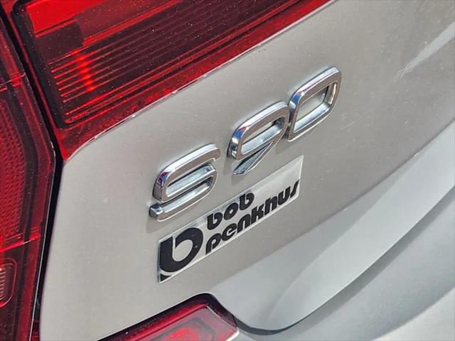 2017 Volvo S90 T5 Momentum