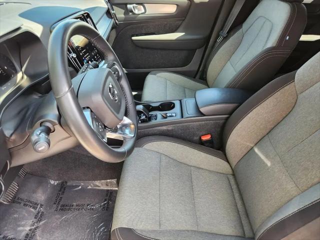 2024 Volvo XC40 Core