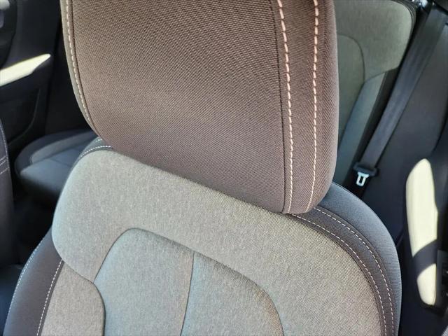 2024 Volvo XC40 Core