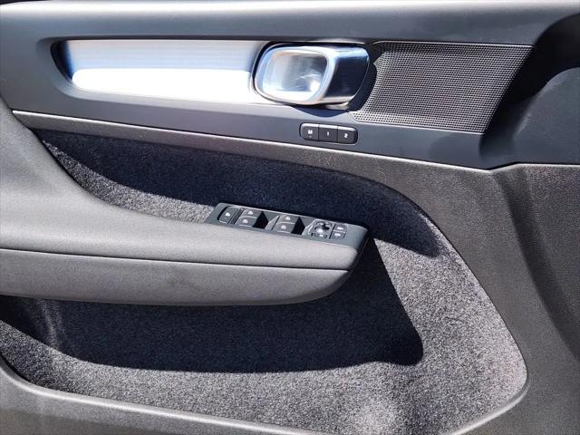 2024 Volvo XC40 Core