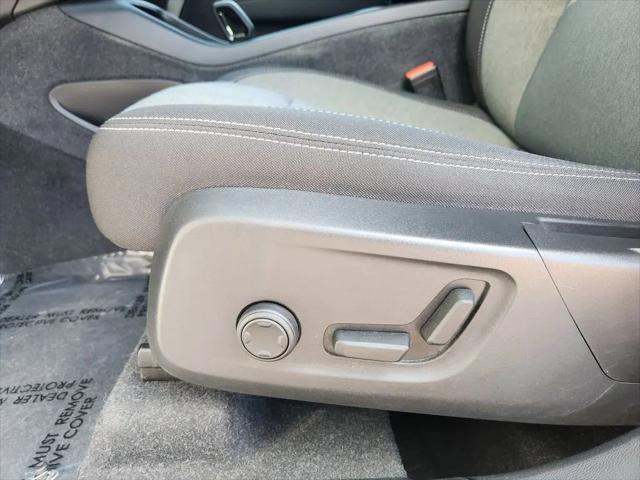 2024 Volvo XC40 Core