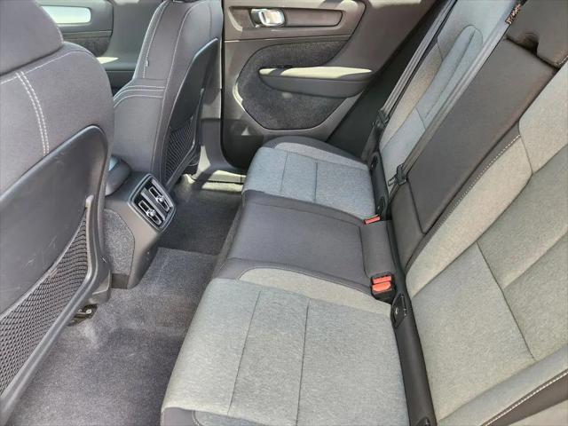 2024 Volvo XC40 Core
