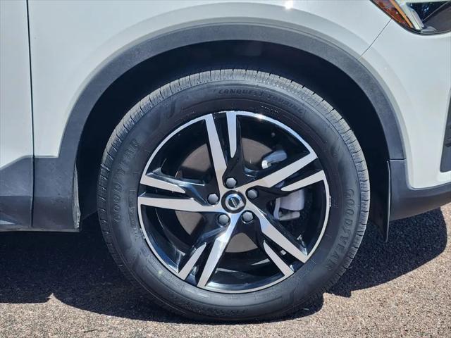 2024 Volvo XC40 Core