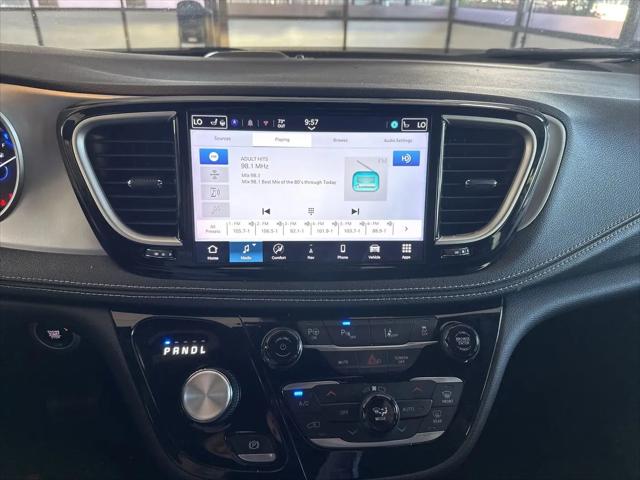 2024 Chrysler Pacifica Hybrid S Appearance Pkg