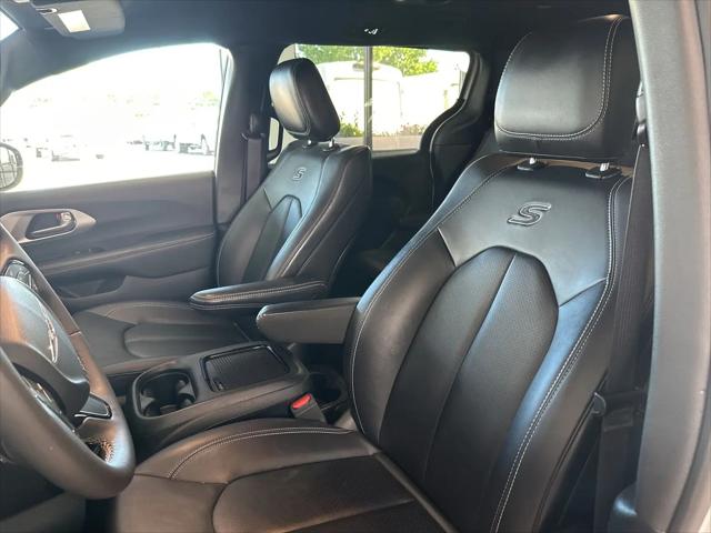 2024 Chrysler Pacifica Hybrid S Appearance Pkg