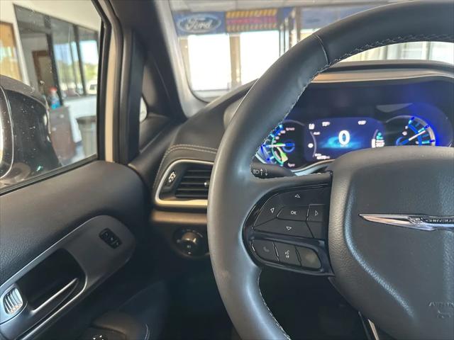 2024 Chrysler Pacifica Hybrid S Appearance Pkg