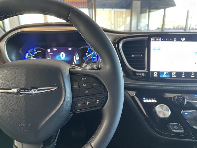 2024 Chrysler Pacifica Hybrid S Appearance Pkg