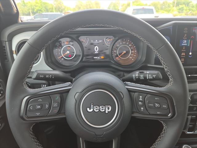 2025 Jeep Wrangler 4-Door Summit 4x4