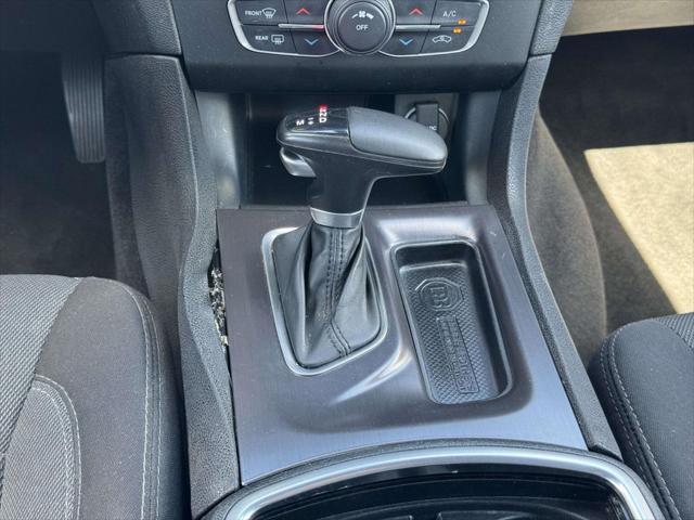 2015 Dodge Charger SE