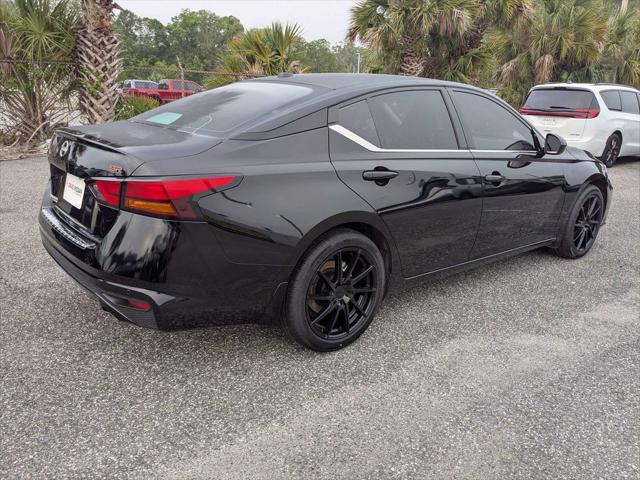 2023 Nissan Altima SR FWD