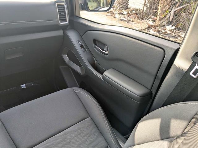 2024 Nissan Frontier Crew Cab SV 4x2