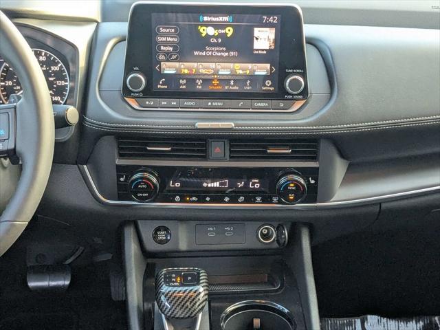 2025 Nissan Rogue SV FWD