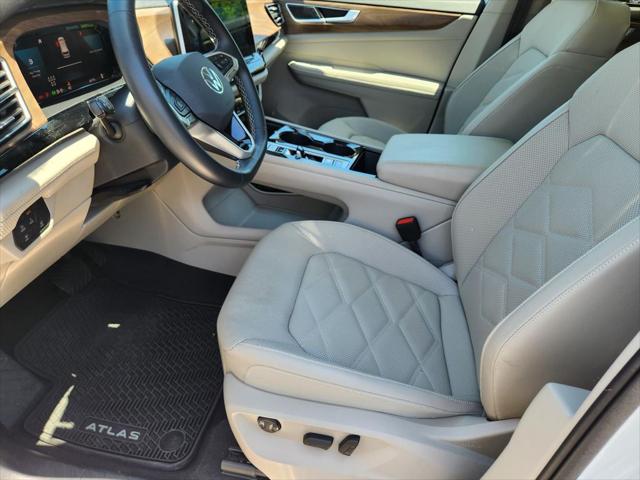 2024 Volkswagen Atlas 2.0T SE w/Technology