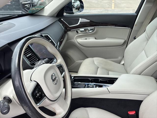 2017 Volvo XC90 T6 Momentum