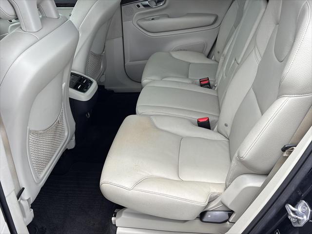 2017 Volvo XC90 T6 Momentum