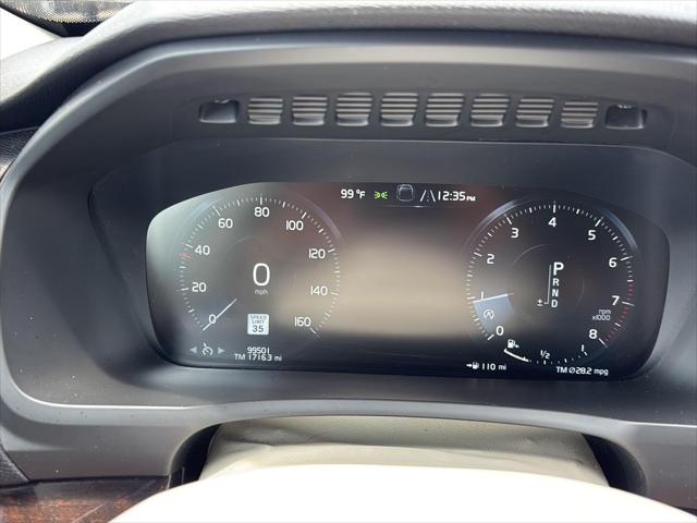 2017 Volvo XC90 T6 Momentum