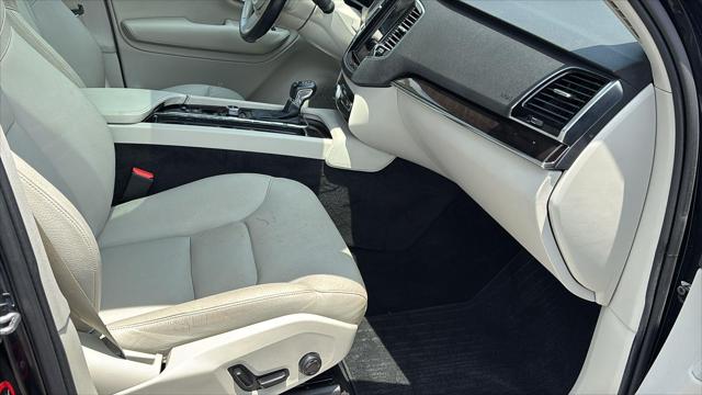 2017 Volvo XC90 T6 Momentum